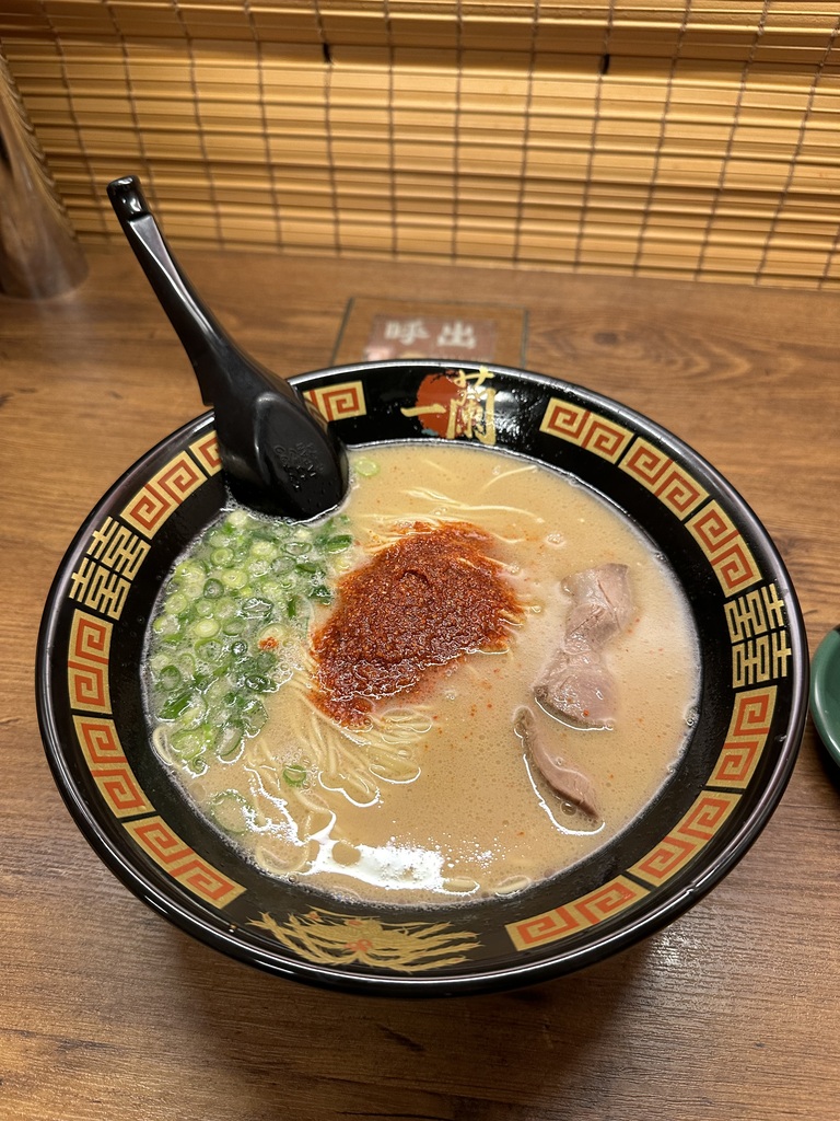 라면 한그릇... 이치란 라멘 입니다.